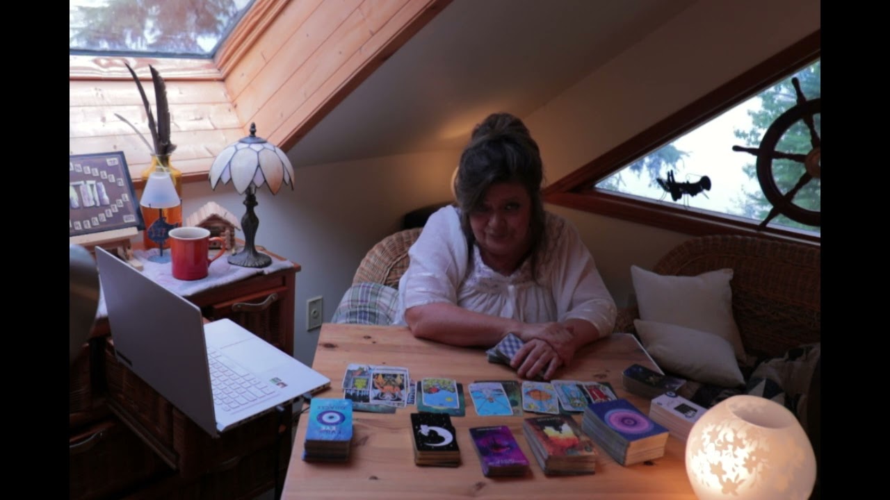 GEMINI THE HUNTER BECOMES THE HUNTED/TRYING TO COME AGAINST A HIGH PRIESTESS OVER JEALOUSY & ENVY