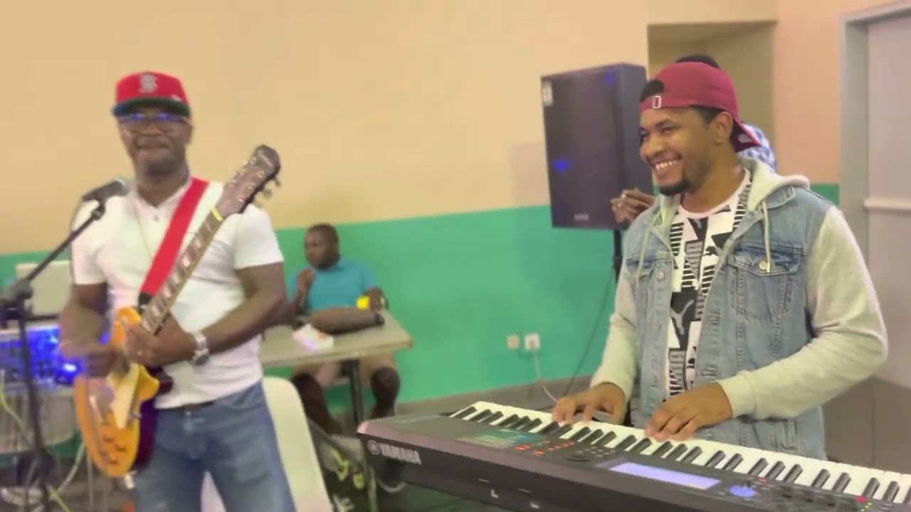 MOTAMO - MGODRO - SALLE MA ZUP ( Le Port )