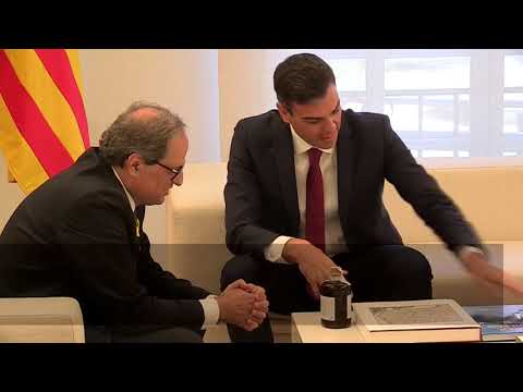 Sánchez recibe al presidente de la Generalitat a las puertas de Moncloa