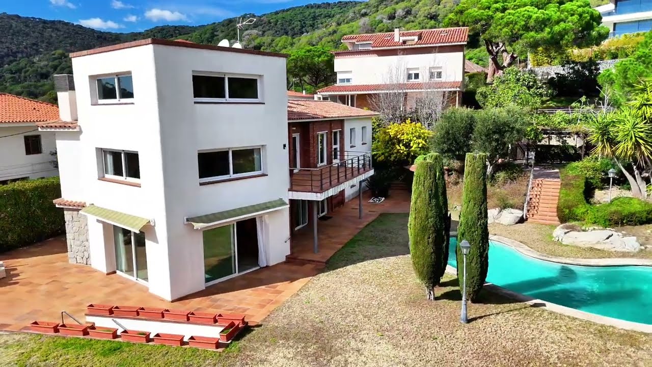 Casa con piscina y jardín en Premià de Dalt