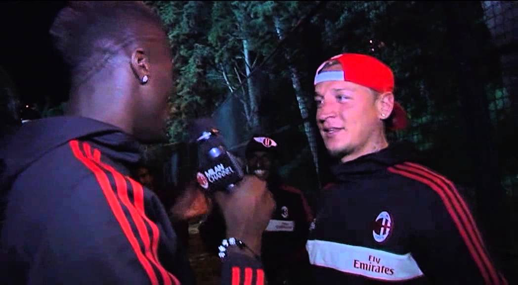 Niang 'giornalista' intervista Mexes - Niang interviews Mexes
