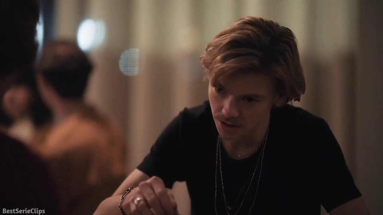 Queen's Gambit -- Benny Hustles Beth in Speed Chess