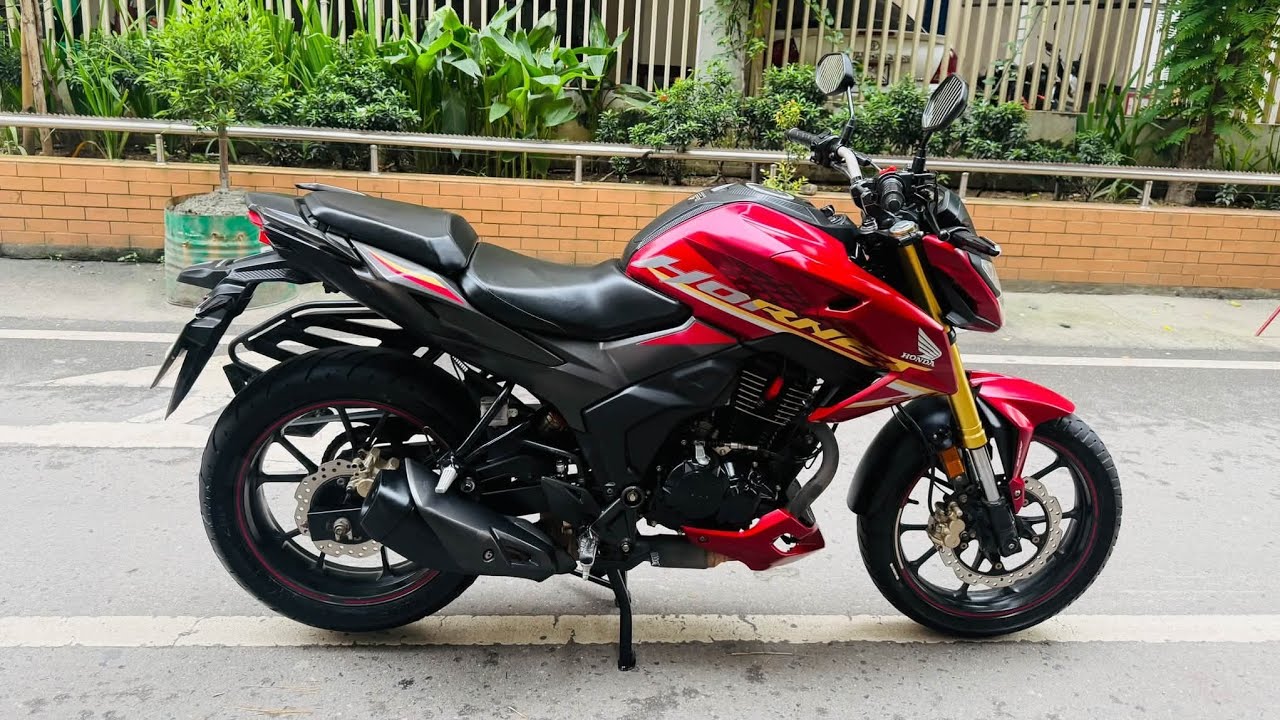 Honda Hornet 2.0 2025 Red