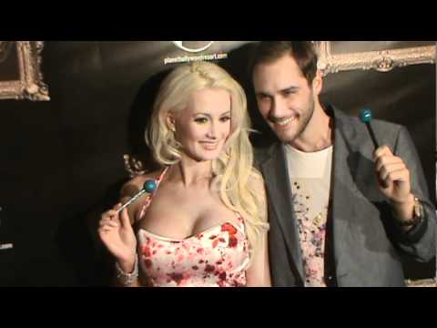 Holly Madison Fan Club Fansite With Photos Videos And More