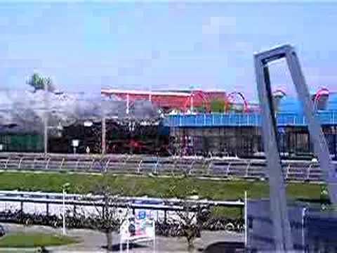 steaming through station de vink