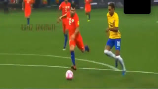 Narrador chileno sufre con el gol de Paolo y Llora por la eliminación de Chile