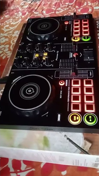 ddj 200 controller turn on...