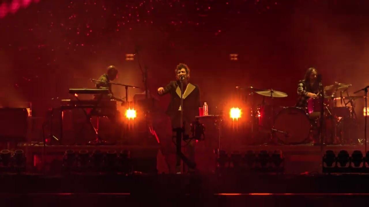 Triste Sister @zoethebandtv  en vivo en el concierto del 12 de noviembre 2025 en el estadio GNP CDMX