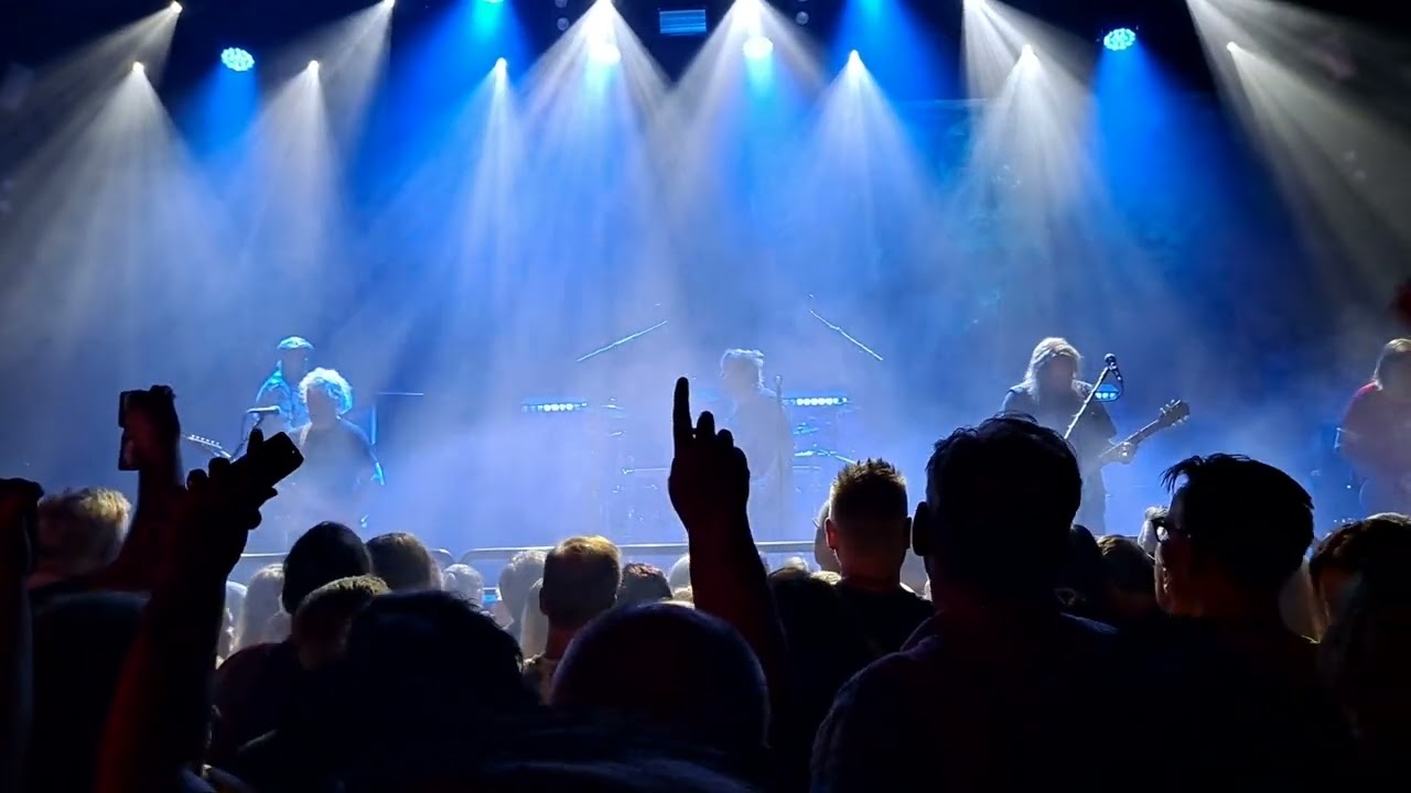 Eppu Normaali, Viking Grace 6.9.2025 / Kun olet poissa