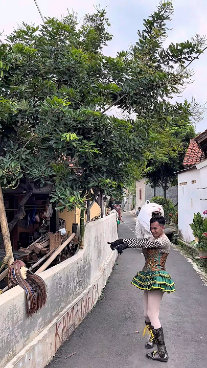 Bety menemukan kedok cantiknya