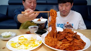 Braised Pork neck meat with aged Kimchi - Mukbang eating show