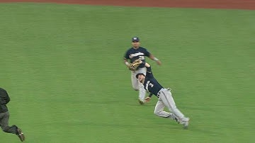 MIL@SF: Gennett chases ball, makes nice catch