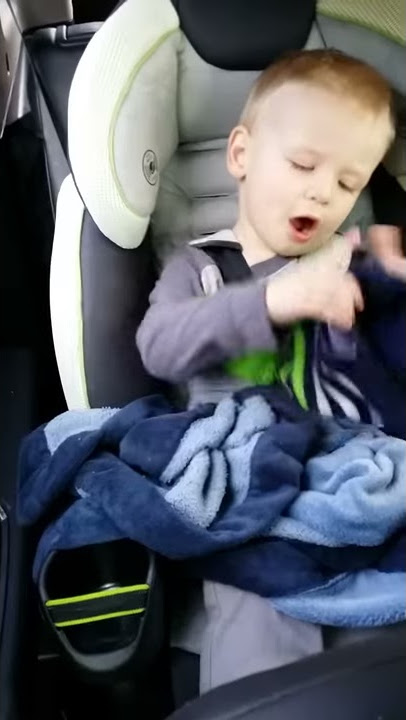 Baby chants seahawks!