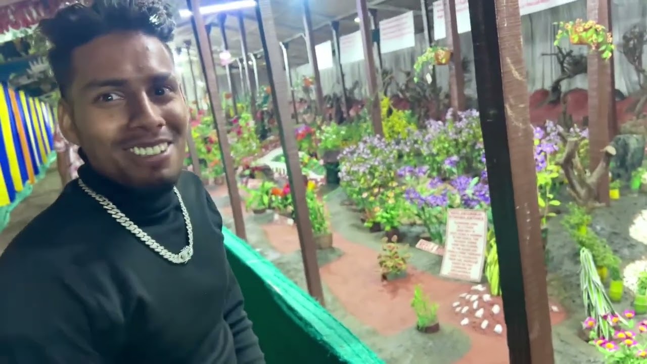 Desi Blogger Camera Man Pakiya Ke Sath 😂 