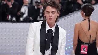 Kristen Stewart on the Met Gala Carpet - video/news reels