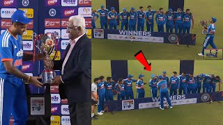 Suryakumar Yadav Did This After Taking Trophy During Post Match Presentation Ind Vs Sa 5Th T20