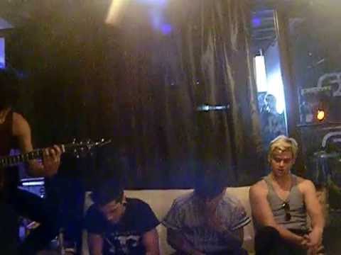 Crown the Empire Acoustic - Payphone/Memories of a broken heart (Greensboro NC)