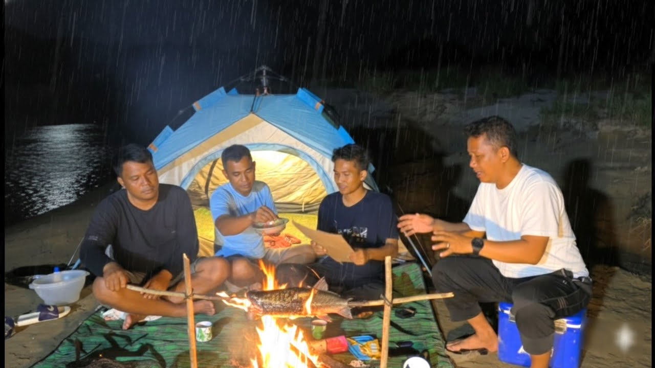 dapat ikan besar ‼️ camping fishing bermalam dipinggir sungai, relaxing Rain Sound 