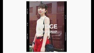 大人かわいい、赤いショートパンツと柄ソックスを着て、愛犬とお散歩【FUDGE.jp WORLD SNAP TOKYO】
