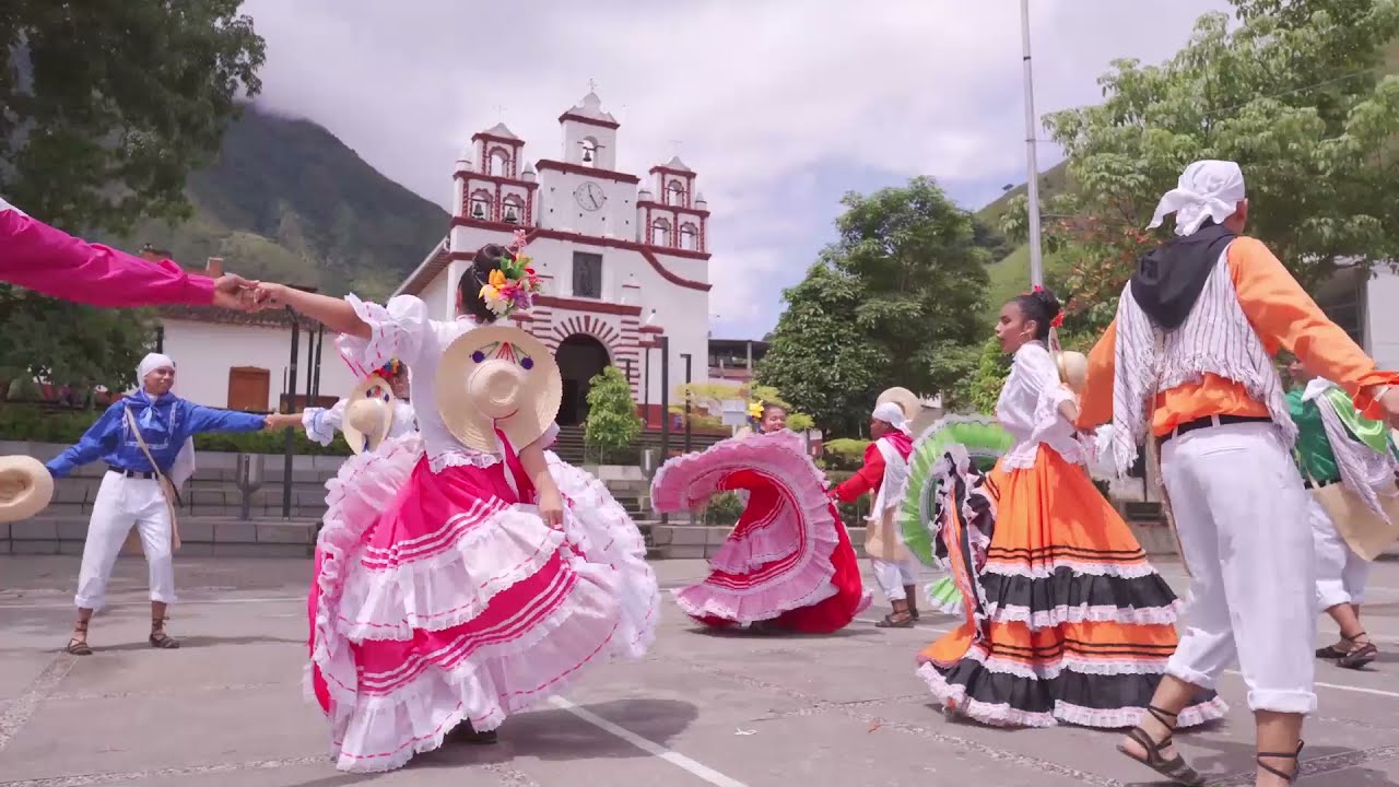 Caña Trapiche. Grupo de Danzas 