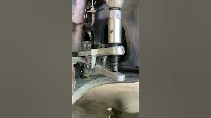 Special tools for separating ball joint #car #mechanic #balljoint #tools