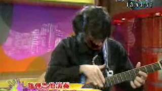 五月天〈離開地球表面〉+自創曲〈大海嘯〉|盧家宏