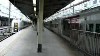 651系＆185系同時発車