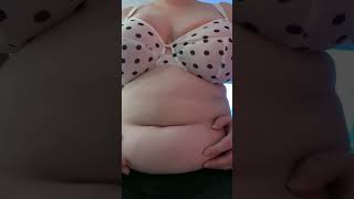 SlowMo in Dotty Bra 2: Fatty Plays With Her Belly & Bounces Her Big Boobs