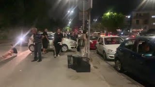 Cittadini di Bagnoli passano la notte in strada dopo il terremoto