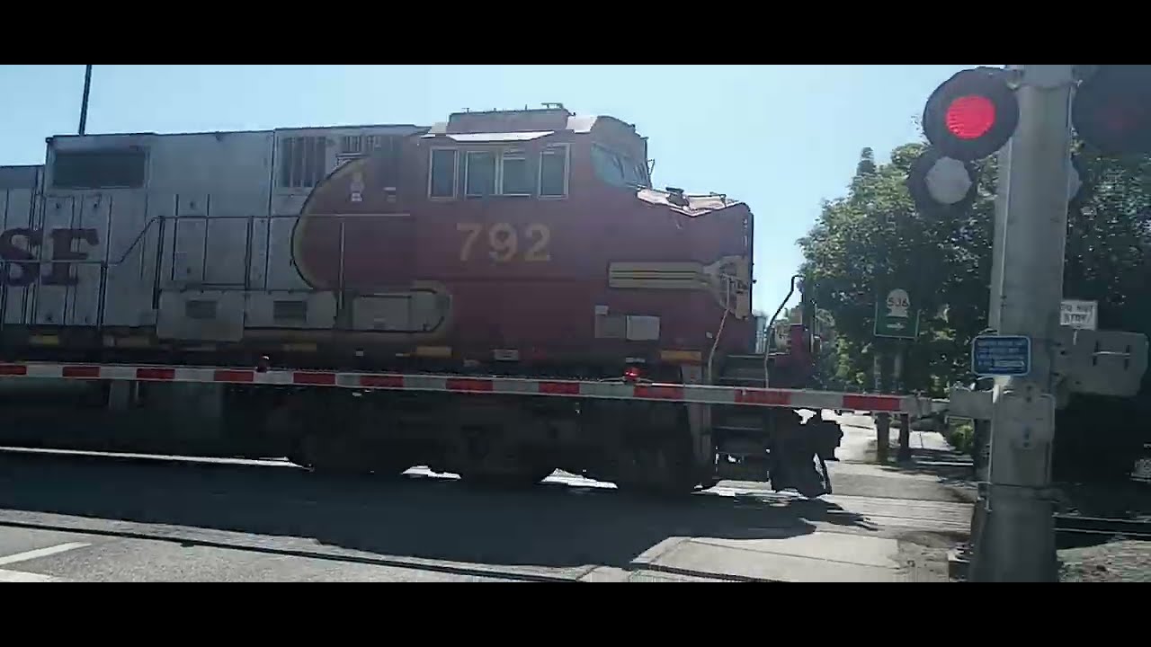BNSF 792 NORTH - YouTube