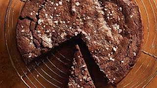 Jessie sheehan joins us in the fine cooking test kitchen to teach how
make her delicious flourless gluten-free chocolate cake. bonus: you
only need one...