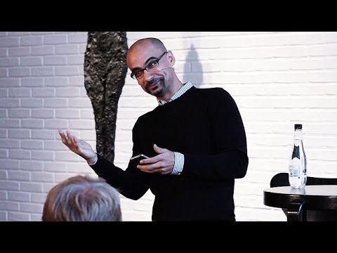 Video: Junot Diaz Razkriva, Da Je Bila žrtev Spolnih Zlorab