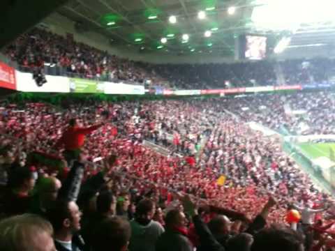 Stein um Stein im Stadion