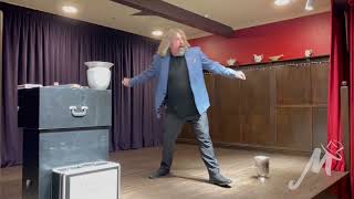 Jonathan in Magic Moments！