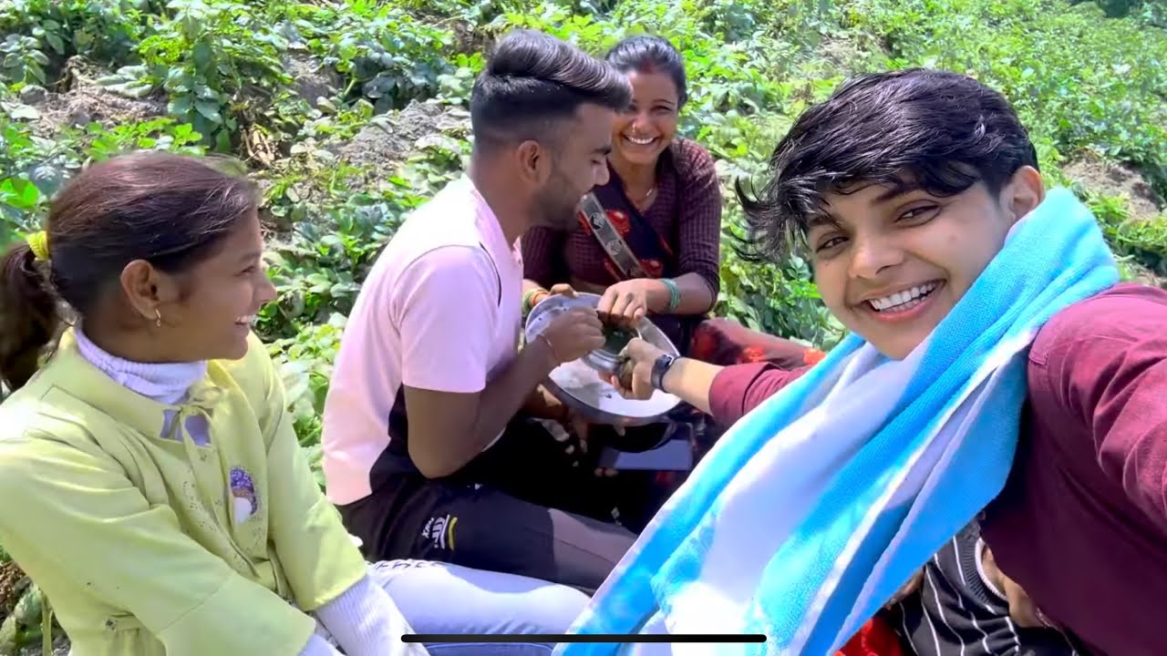 #चटनी छीन गई#देखो#New blog video 📸#viralvideo blog #aalu khud nahin Lage hamari#😋