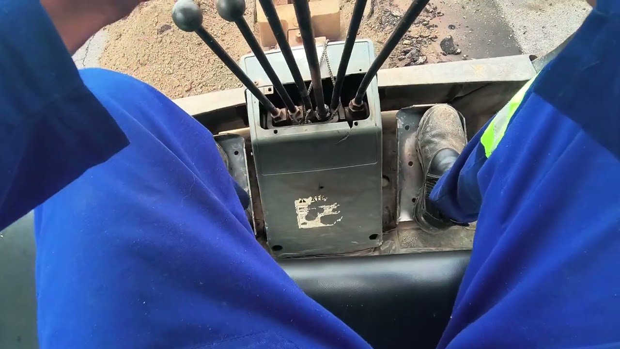 Retroescavadeira case 580M 