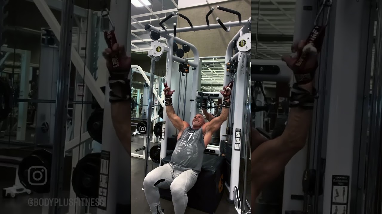 Try these Hercules pull downs if you’re trying to develop lat width￼