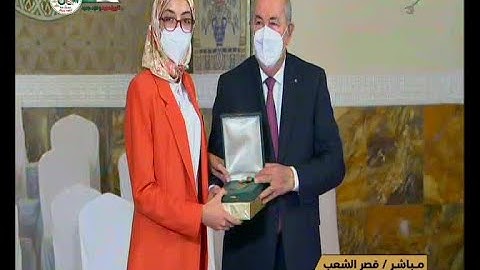 رئيس الجمهورية  يشرف على حفل تكريم التلاميذ المتفوقين في إمتحان شهادتي البكالوريا و التعليم المتوسط