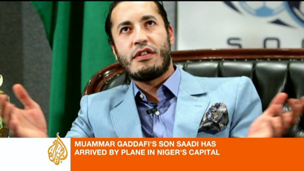 انتقل السعدي القذافي إلى عاصمة النيجر