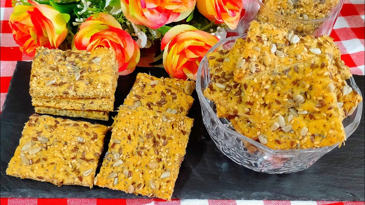 رقائق الخبز المقرمشة بعجينة صحية بدون دقيق ابيض اروع مرافق للشربات Crackers integrali