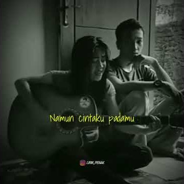story wa cewek bermain gitar terbaru..