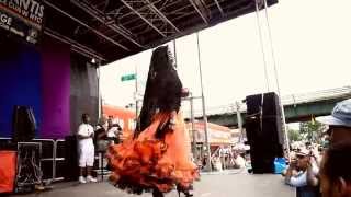 QUEENS GAY PRIDE 2011 TRANNY DANCER