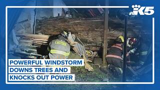 Powerful windstorm knocks out power around western Washington