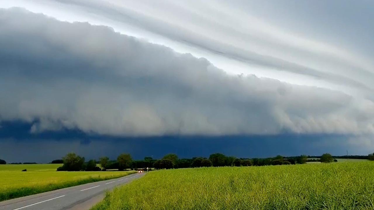 Storm Chasers Capture Amazing Shelf Cloud In Denmark - YouTube