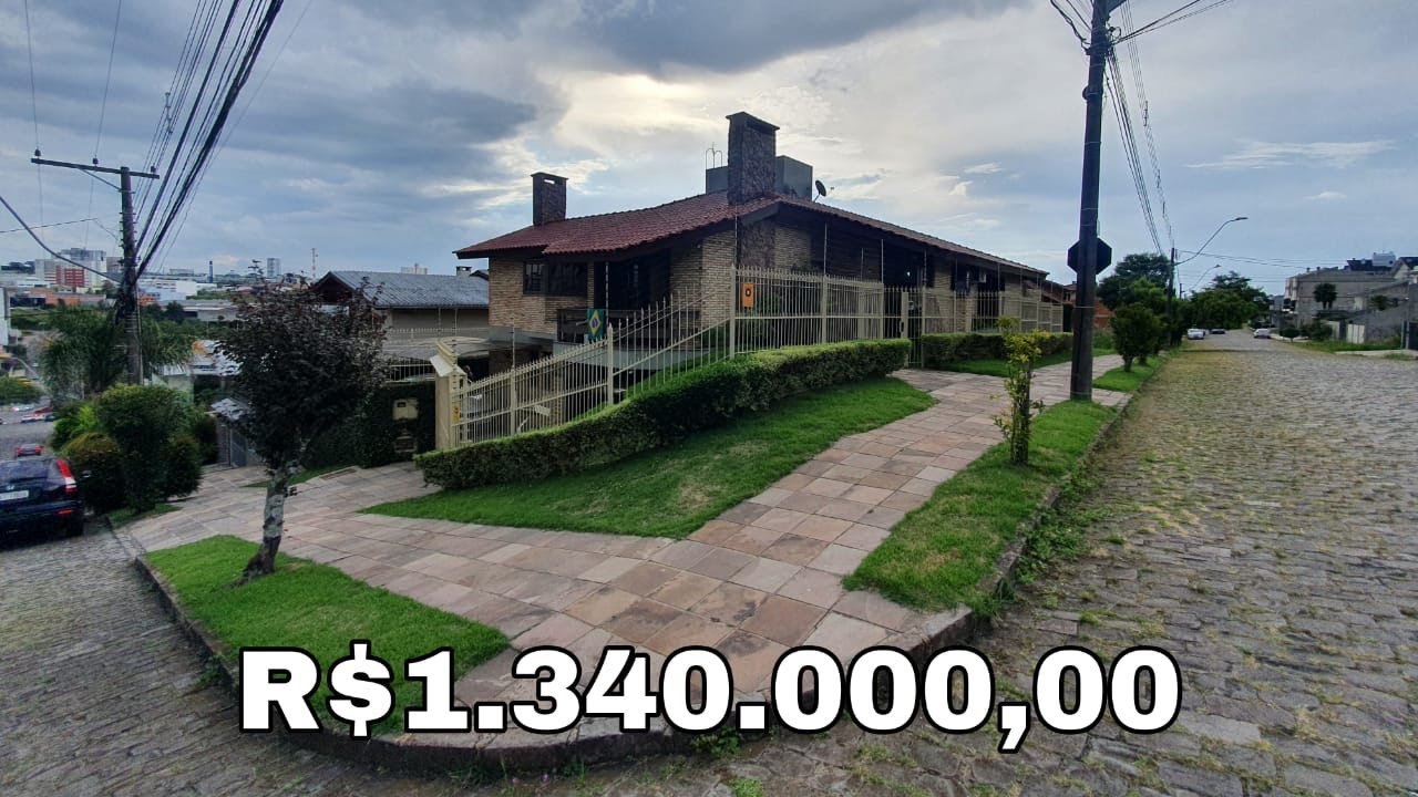 CASA NO BAIRRO CINQUENTENÁRIO EM CAXIAS DO SUL - 320m² privativos e 420m² de terreno em esquina