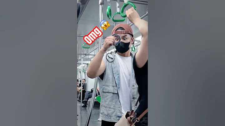 I put my handcuffs in the girl’s pocket #kindness #silenthee #lifelessons  #reallifehero