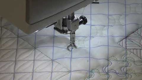 "A Grid Design Every Week"; #27 Interlocking Circles