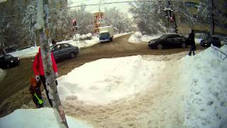 электровелосипед зимой в Киеве(Электровелосипед сделан из мотор-колеса переднего 36В350Вт (2кг), максимальная скорость 35кмч, и аккумулятора..., 2012-12-13T15:57:20.000Z)