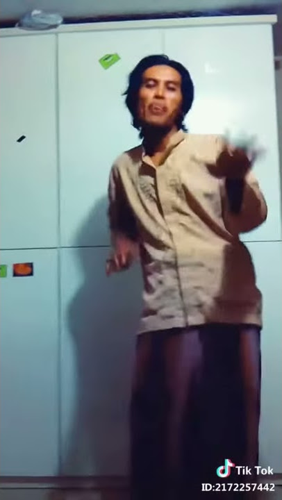 Goyangan hot tik tok