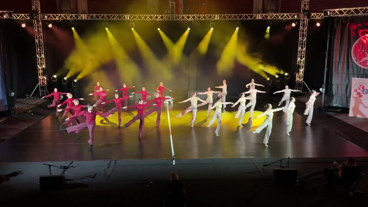 GALA 1. mjesto - Breaking barriers - Show formacija - Seniori